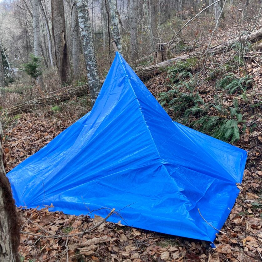 The Easiest Way to Tighten the Rope Between the Trees - Building a Shelter  - Outdoor Wilderness Tips 