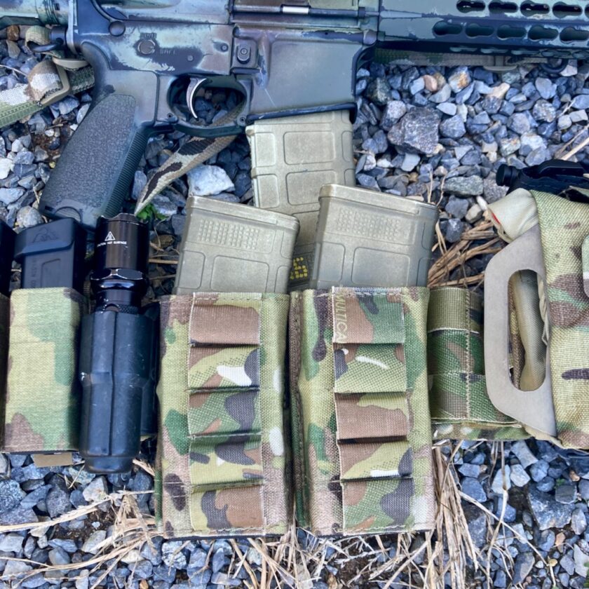 Battle belt magazine outlet pouches