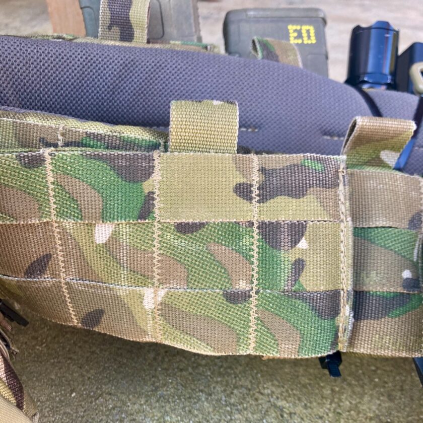 Battle belt outlet with pouches